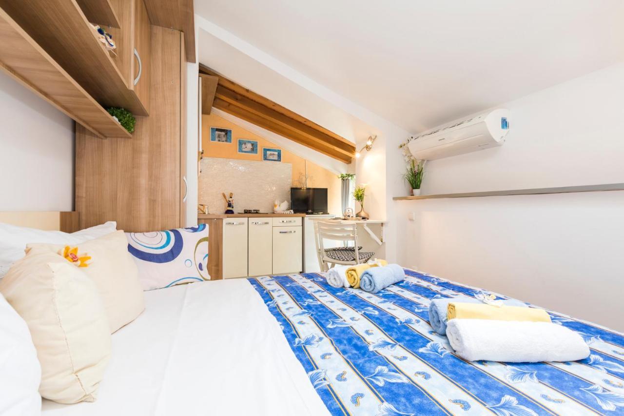 Apartmani I Soba Roberto I Mirjana Valun Eksteriør bilde
